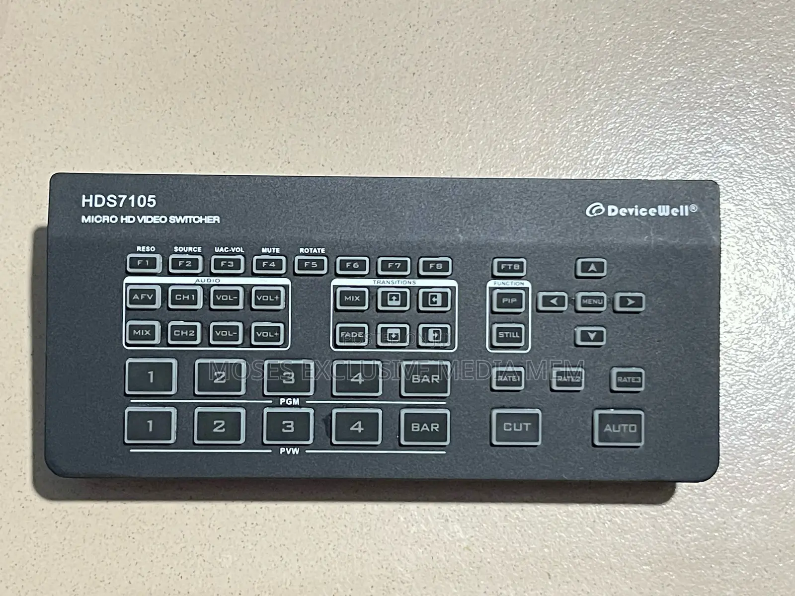 DeviceWell HDS7105 – Professional HD Video Switcher