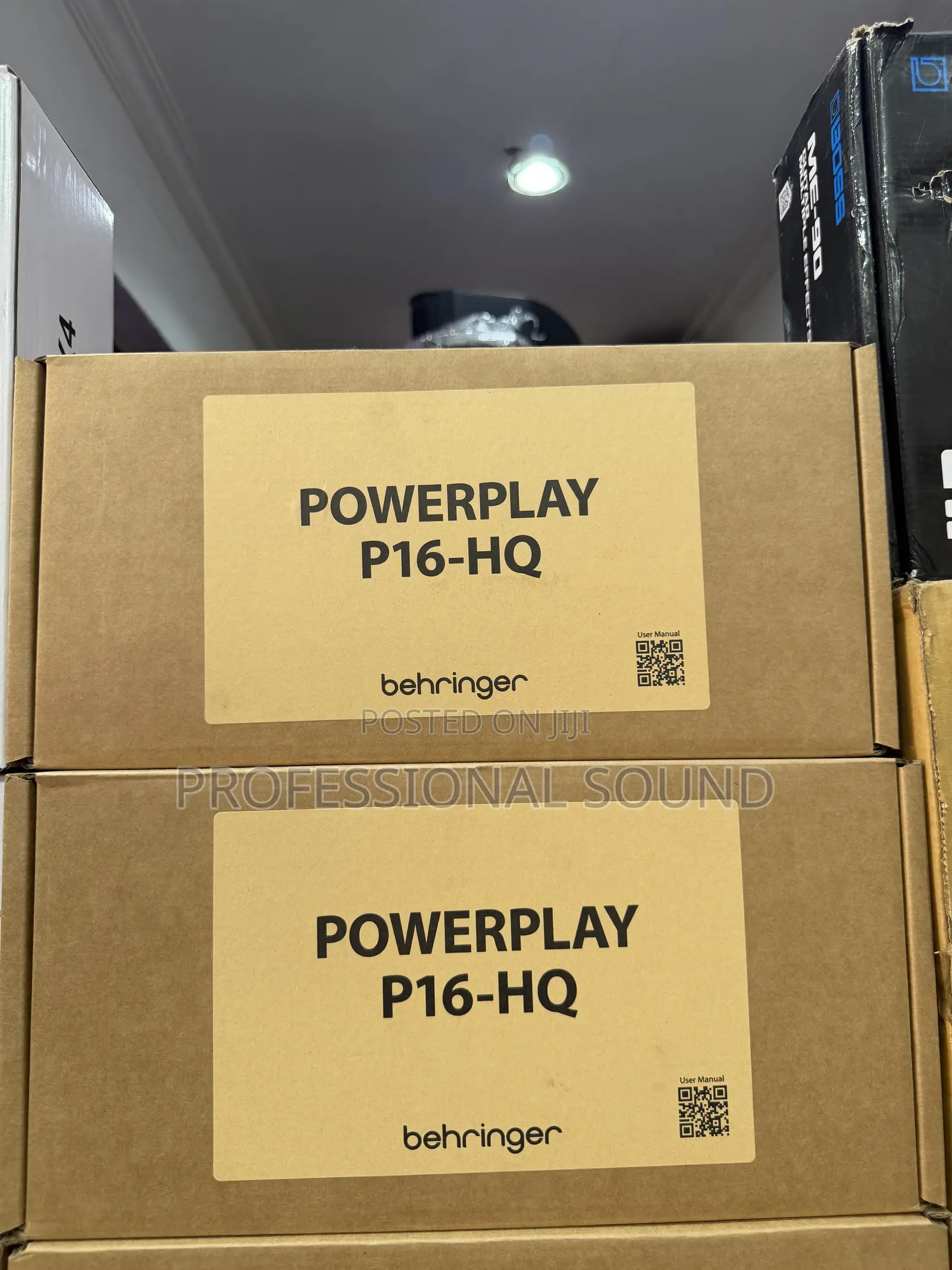 Behringer Powerplay P16-Hq, a 16-Channel Digital Monitoring Mixer