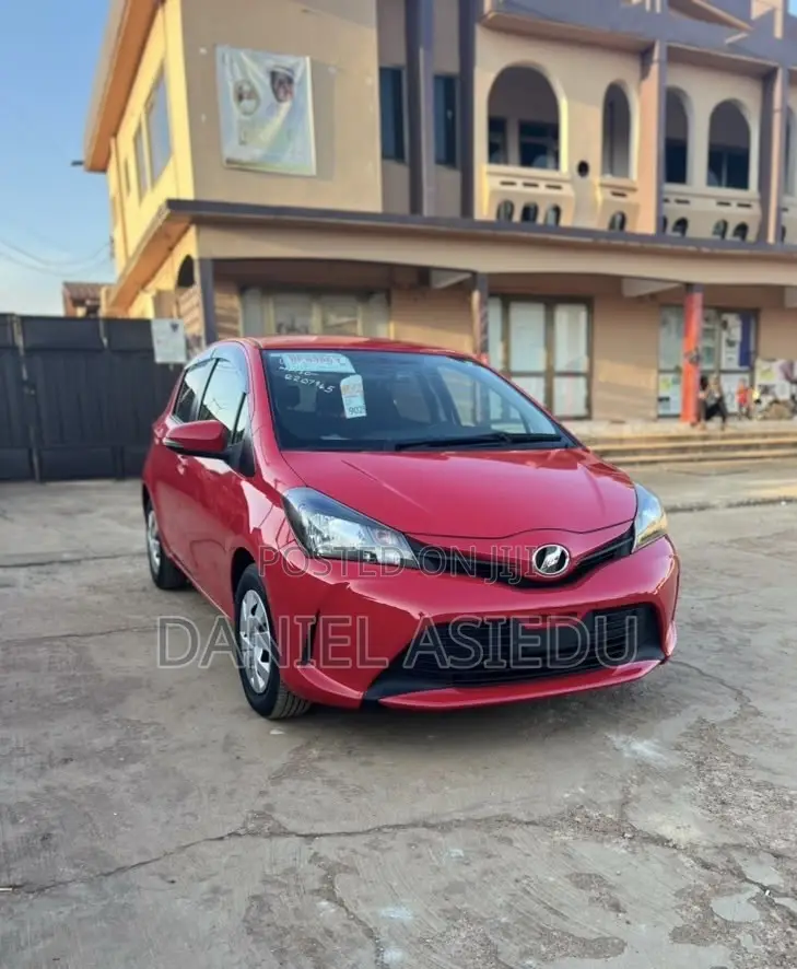 Toyota Vitz 1.3 AWD 3dr 2015 Red