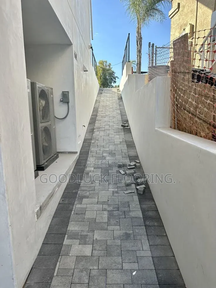 Pavement Floor