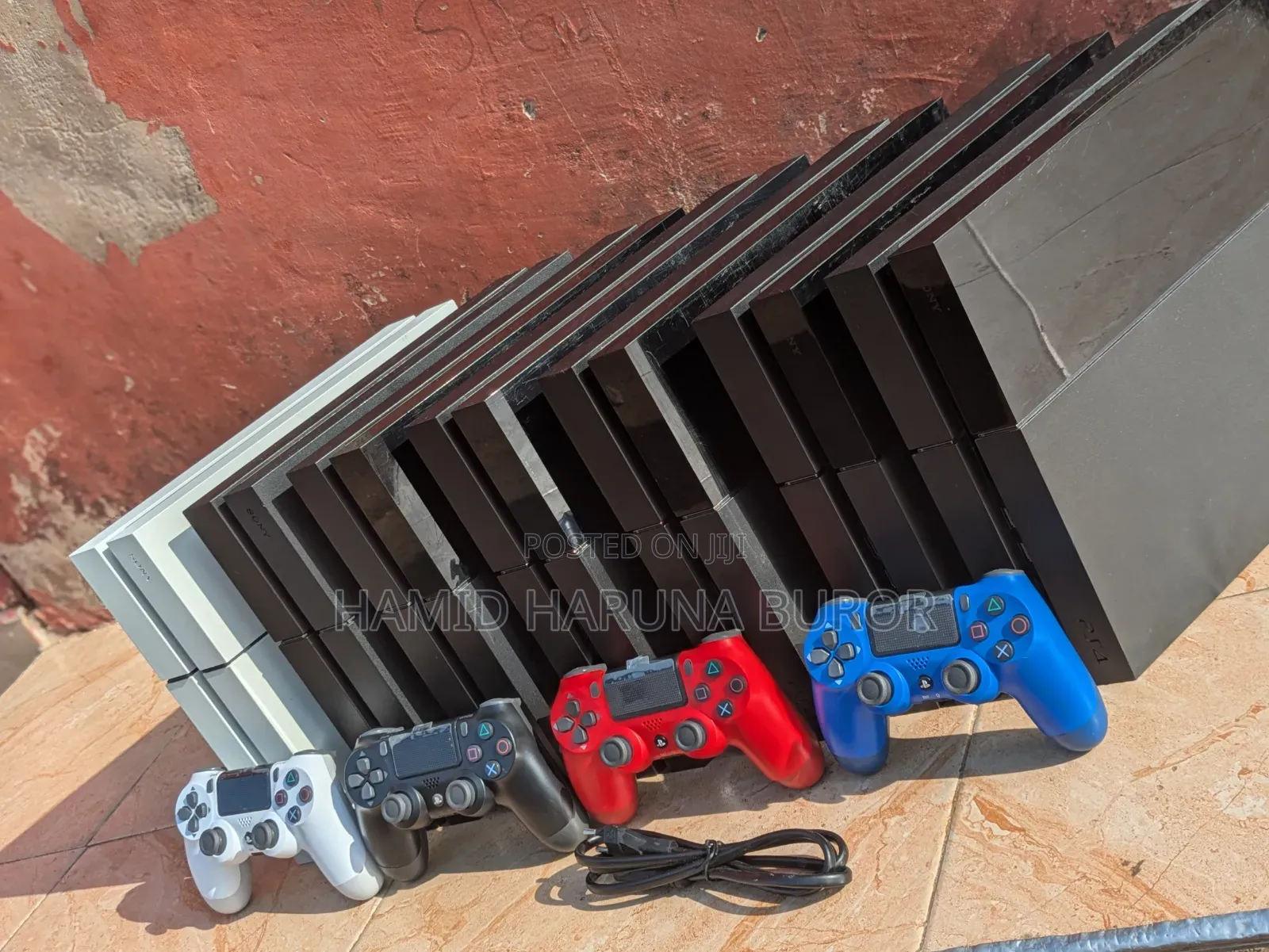 PS4 Standard Jailbreak in Bulk(all Comes With Two Controllers)