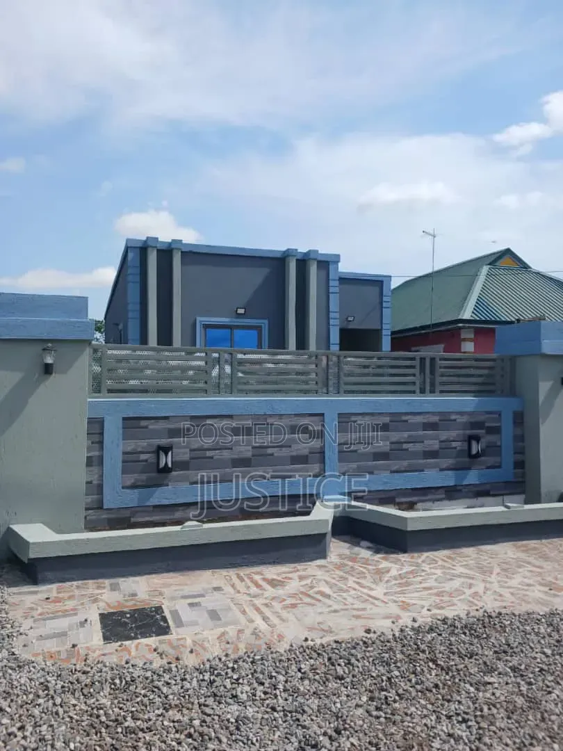 3bdrm House in Kasoa, New Market for sale