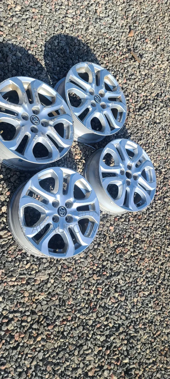 Yaris IA Rim 16 (4 Holes Set)