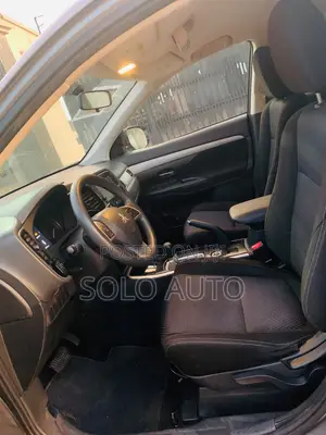 Mitsubishi Outlander 2018 Brown