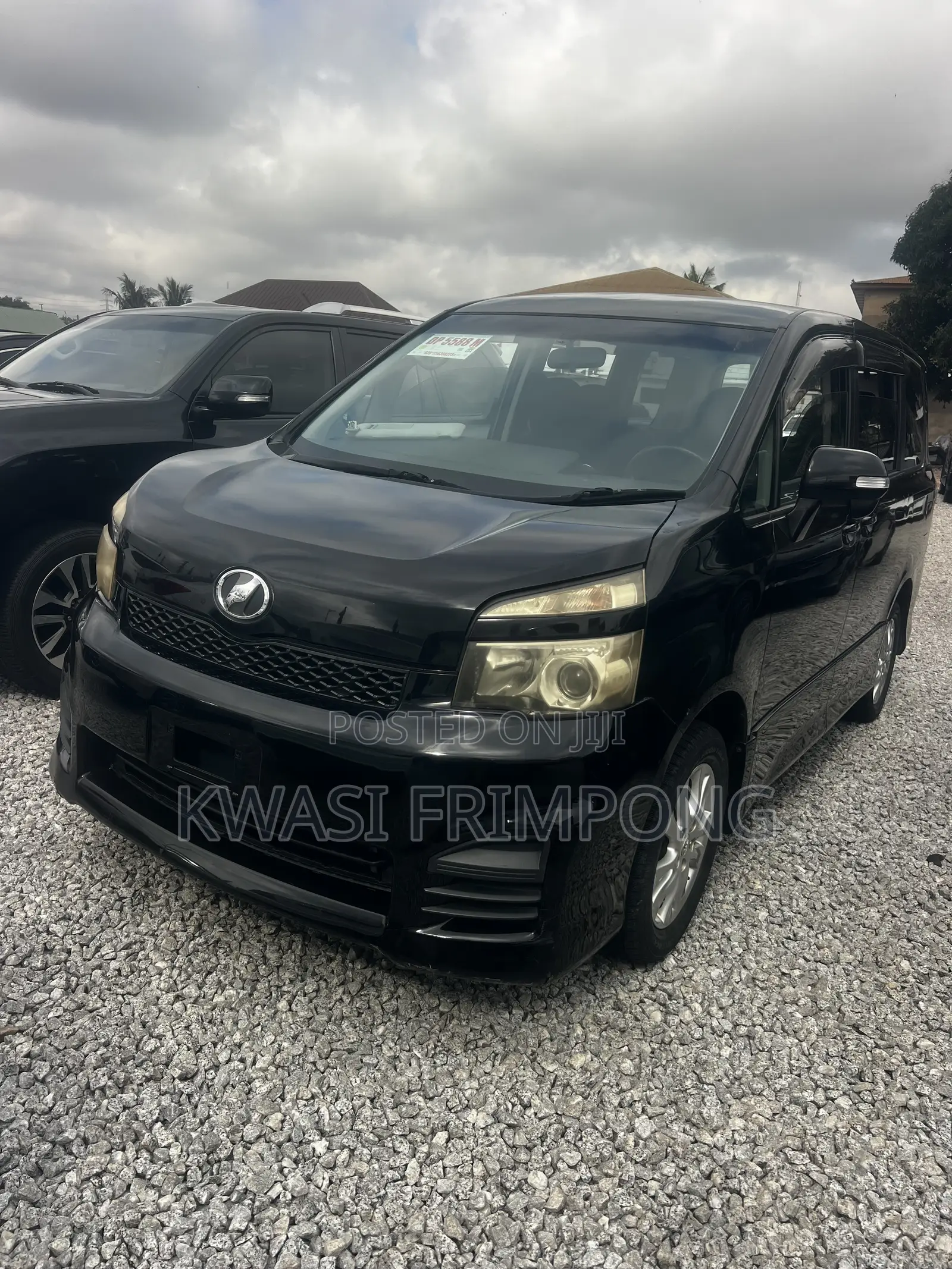 Toyota Voxy V 4WD 8-Seater 2013 Matt Black