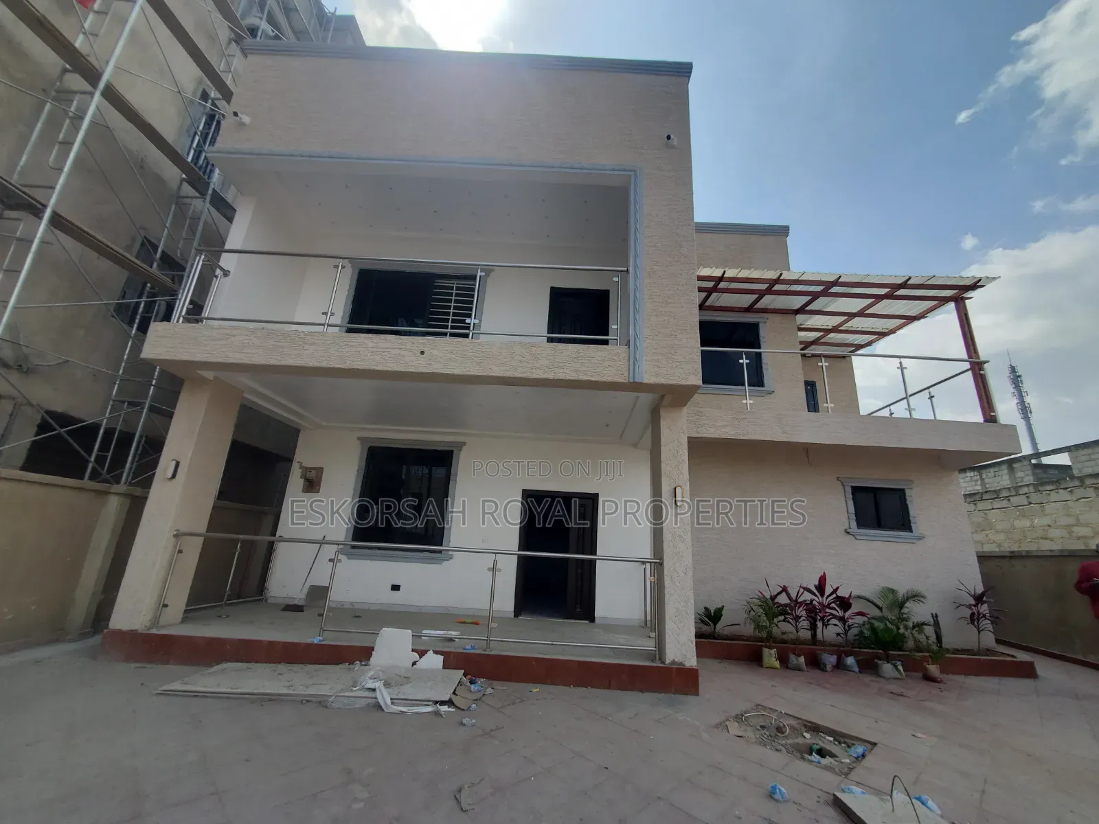 5bdrm House in Kwabenya Acp for sale