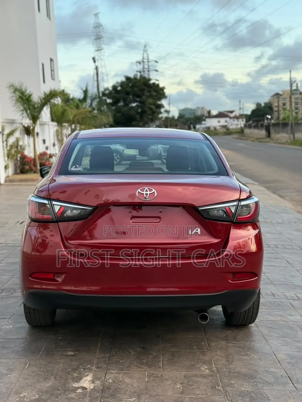 Toyota Yaris iA 1.5 FWD 2017 Red