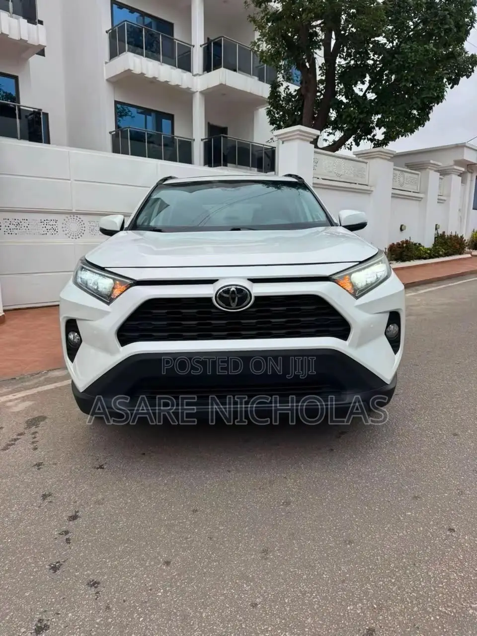 Toyota RAV4 2022 White