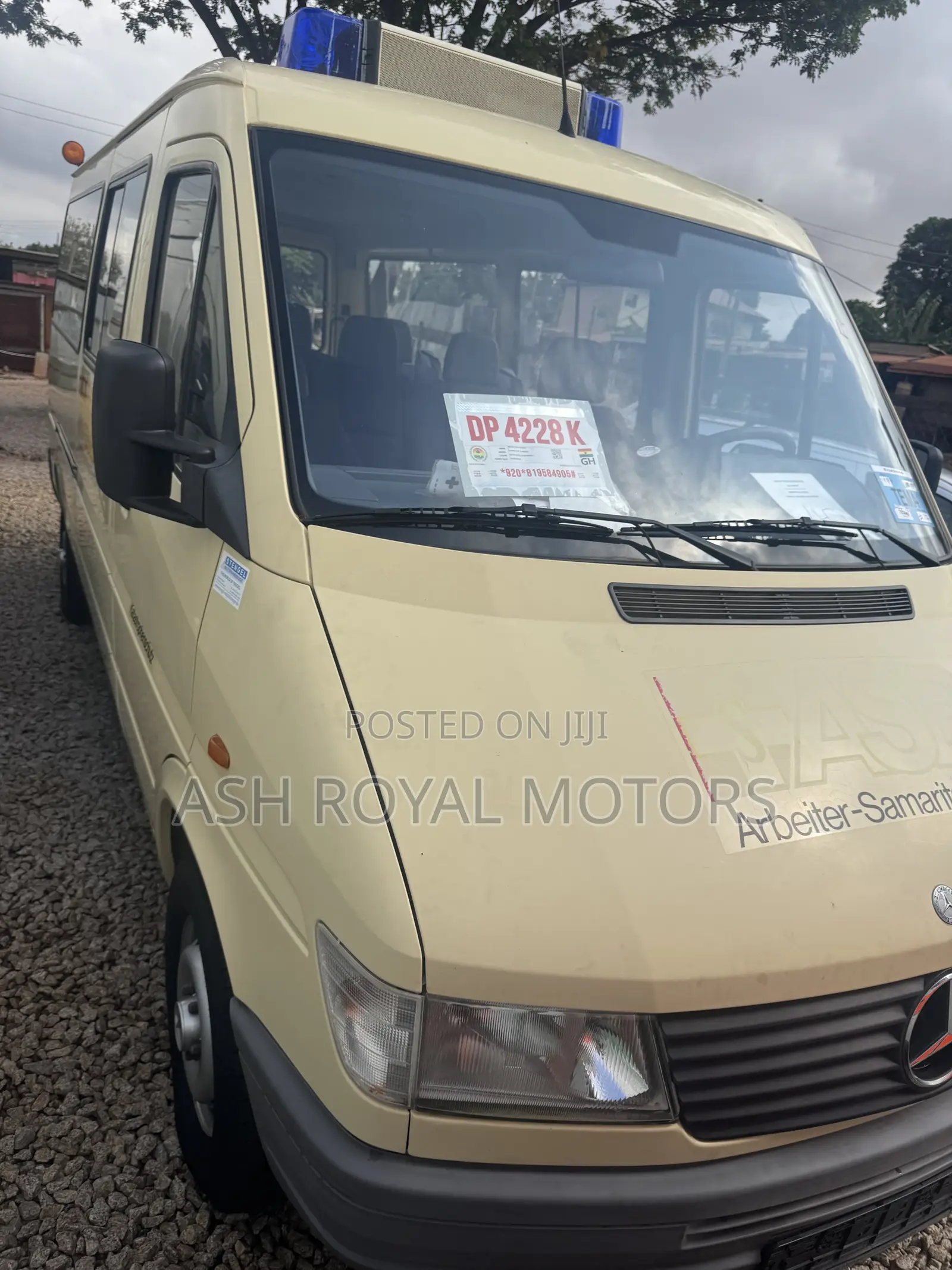 Mercedes-Benz Sprinter 1998 Yellow