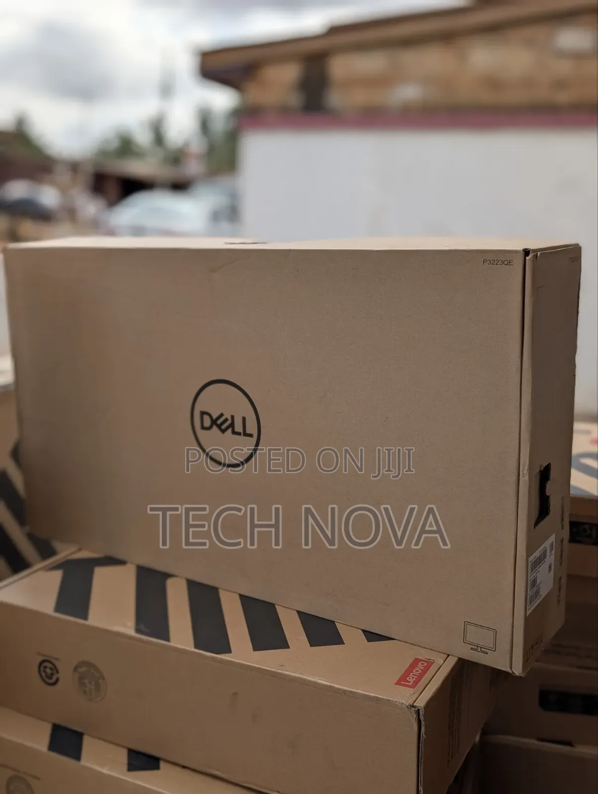 Dell USB Type-C Hub Monitor, 32" Inch IPS Display, 4K UHD Resolution