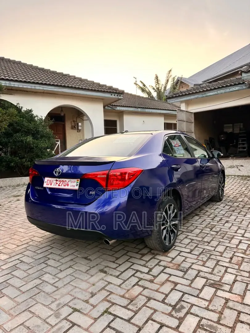 Toyota Corolla SE 4dr Sedan (1.8L 4cyl CVT) 2017 Blue