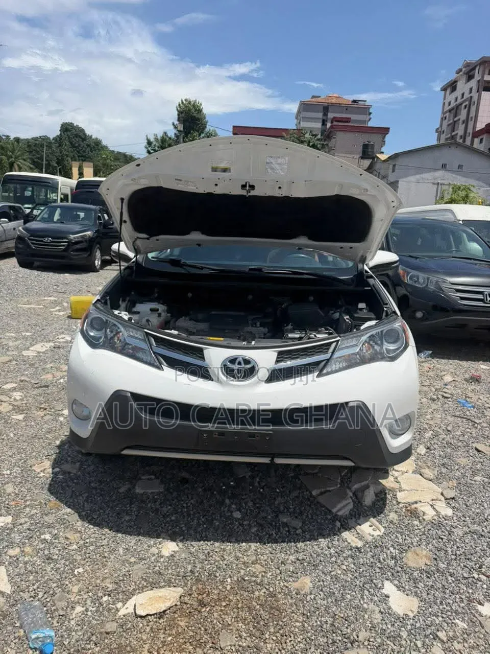 Toyota RAV4 XLE FWD (2.5L 4cyl 6A) 2013 White