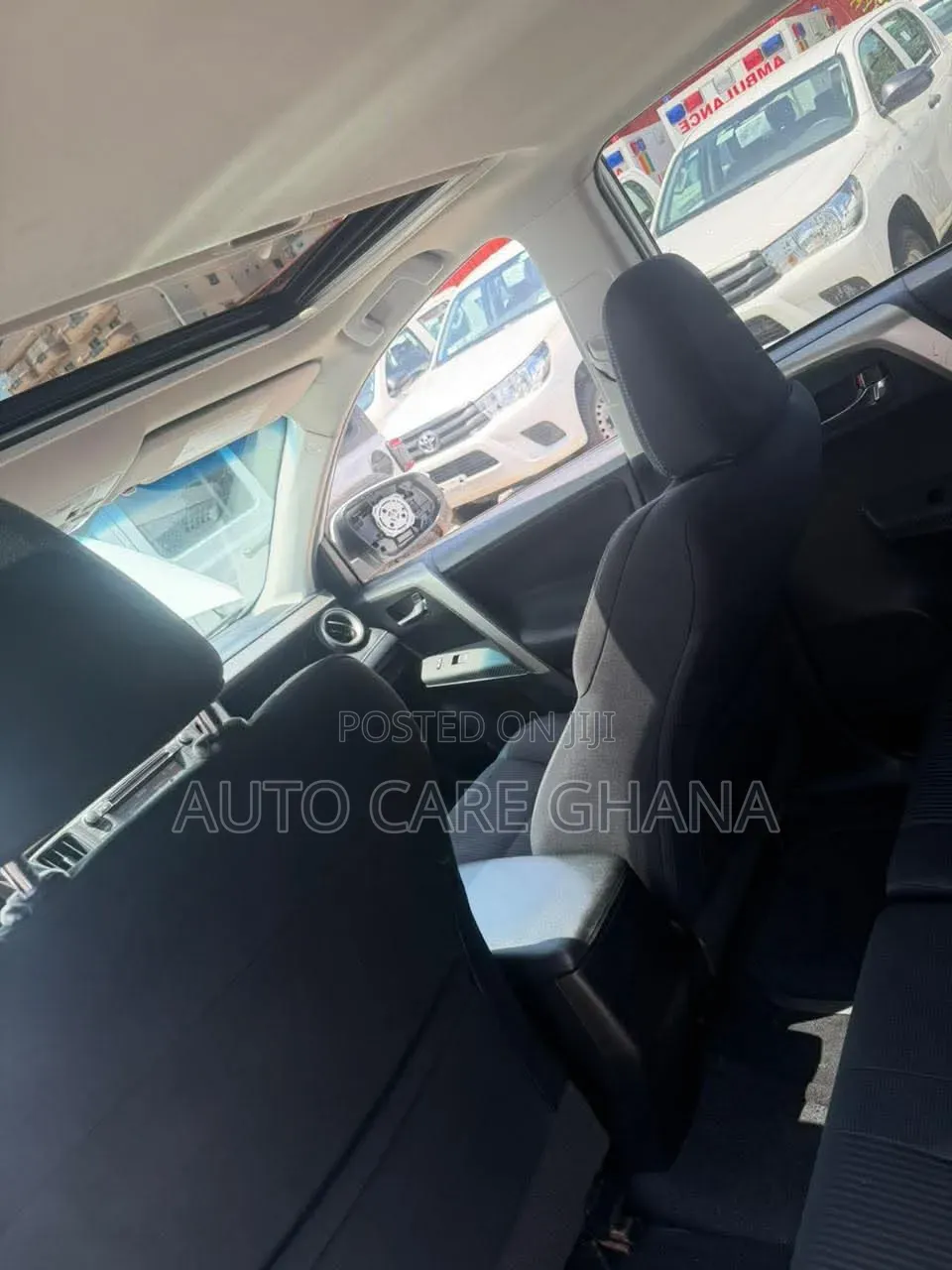 Toyota RAV4 XLE FWD (2.5L 4cyl 6A) 2013 White