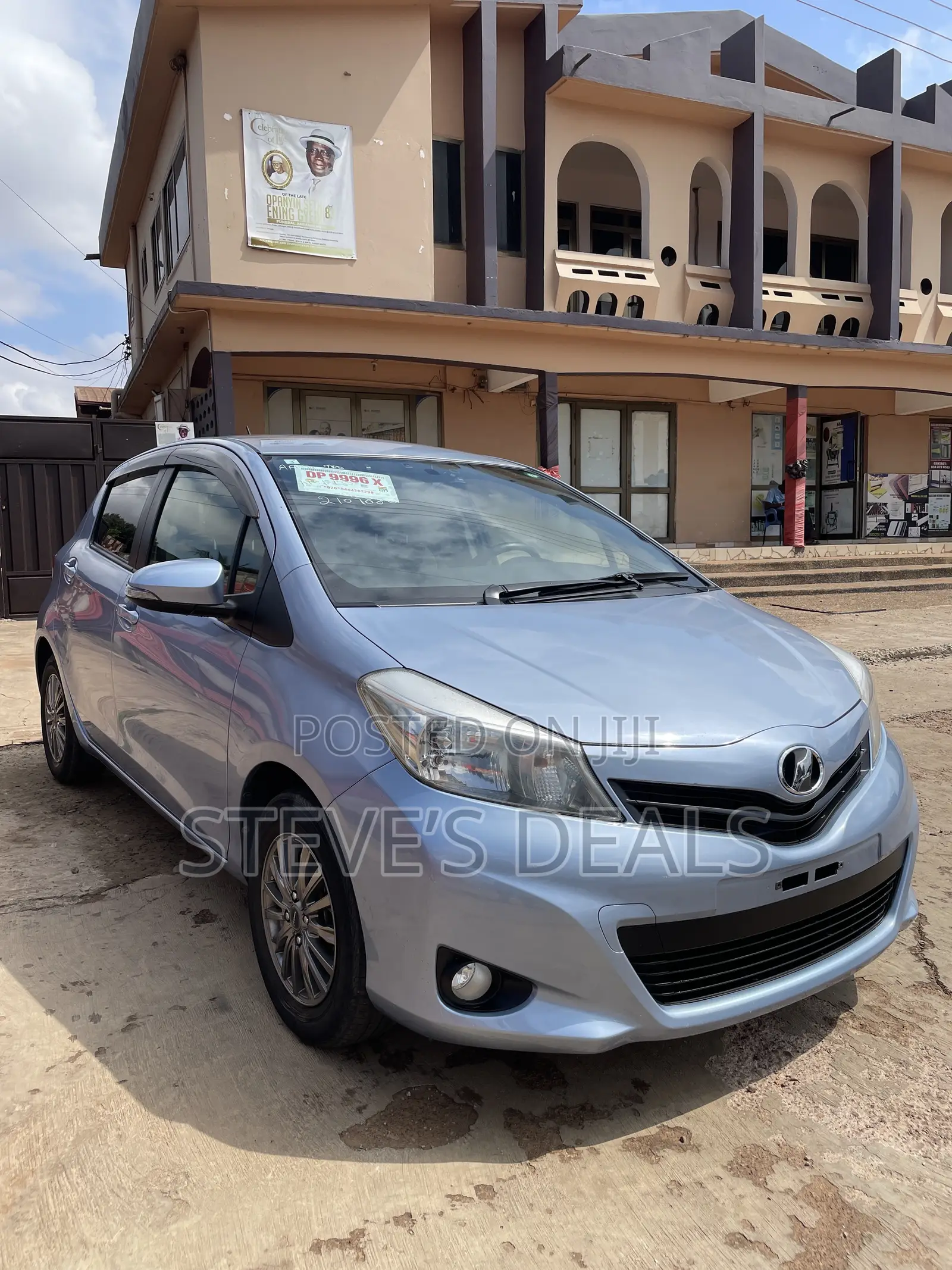 Toyota Vitz 1.3 FWD 5dr 2013 Blue
