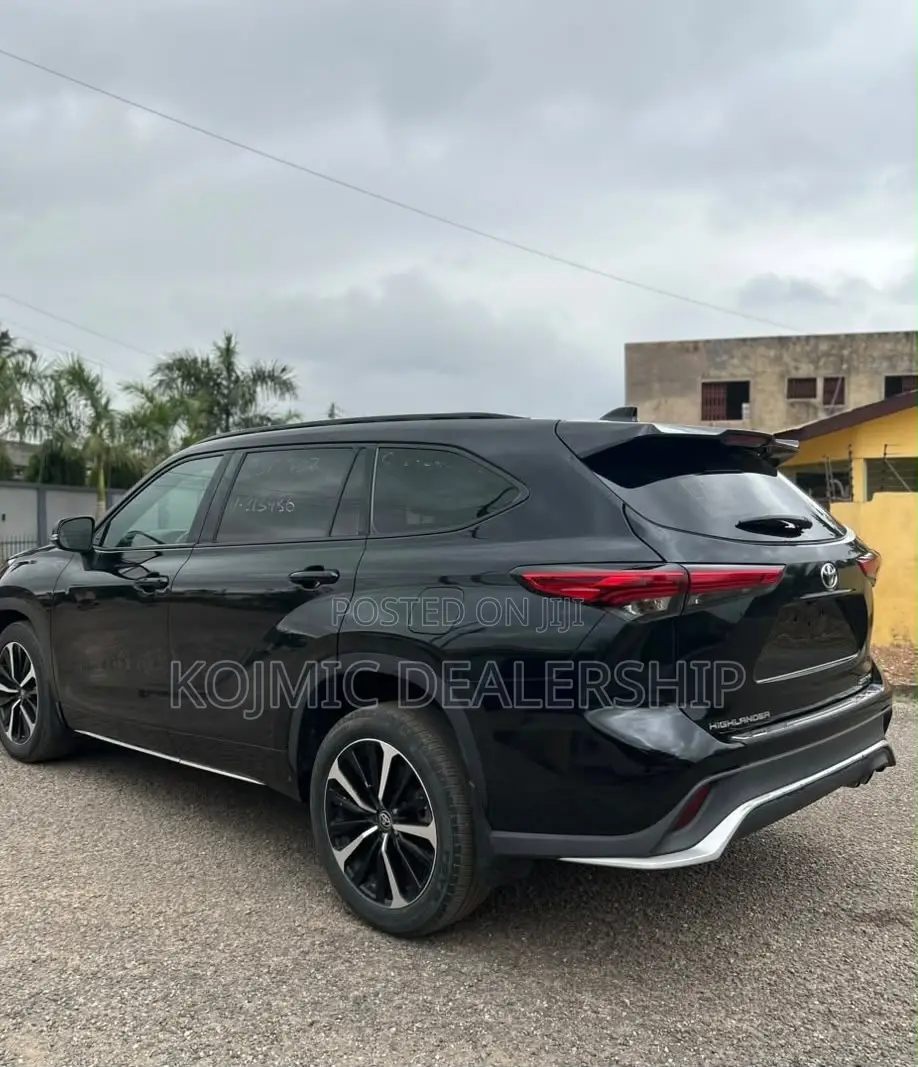 Toyota Highlander XLE 2022 Black