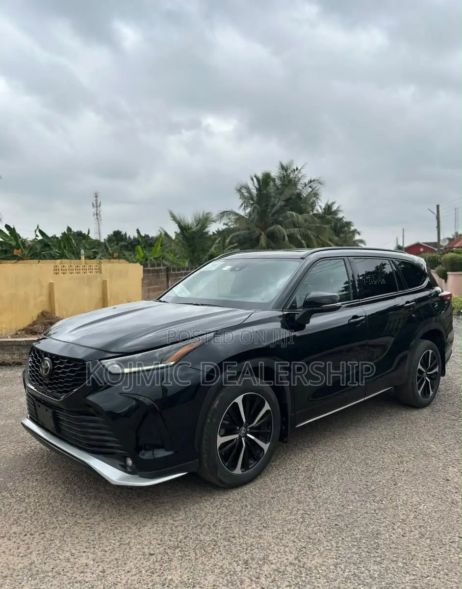 Toyota Highlander XLE 2022 Black