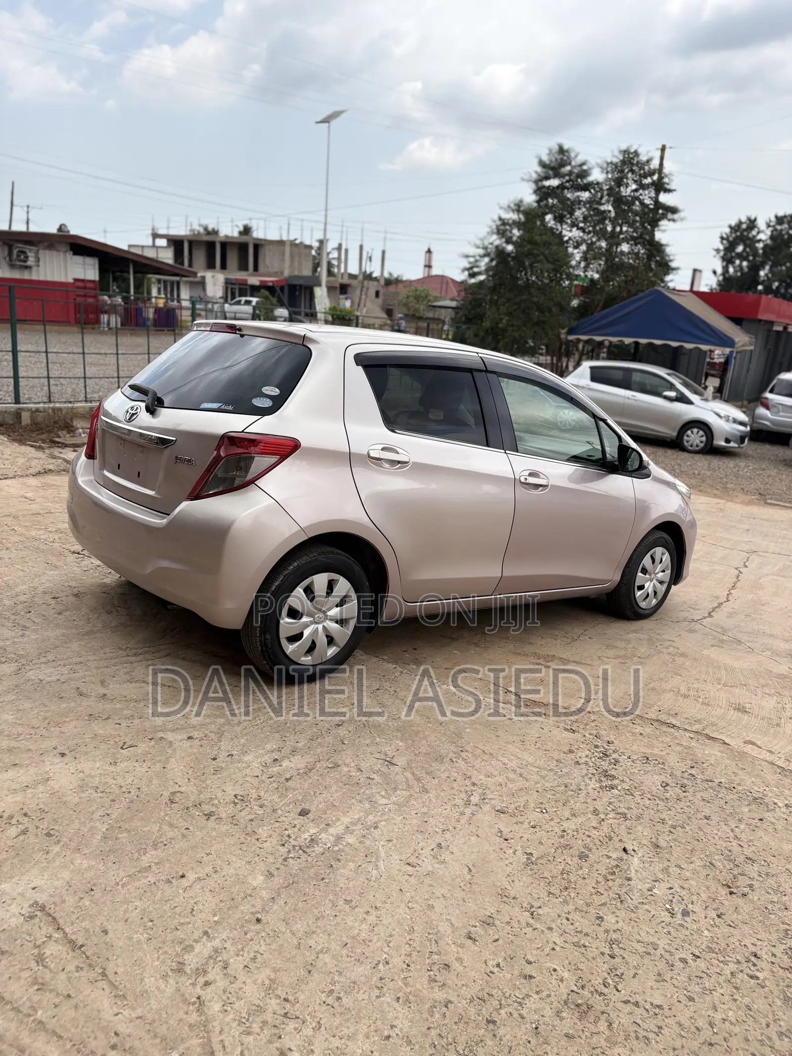 Toyota Vitz 1.3 AWD 3dr 2013 Pink