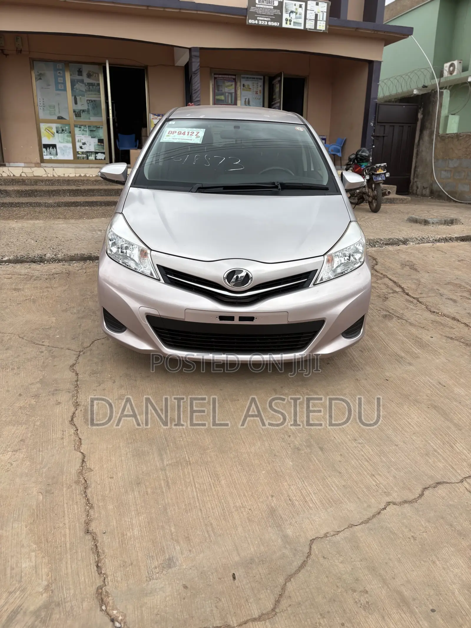 Toyota Vitz 1.3 AWD 3dr 2013 Pink
