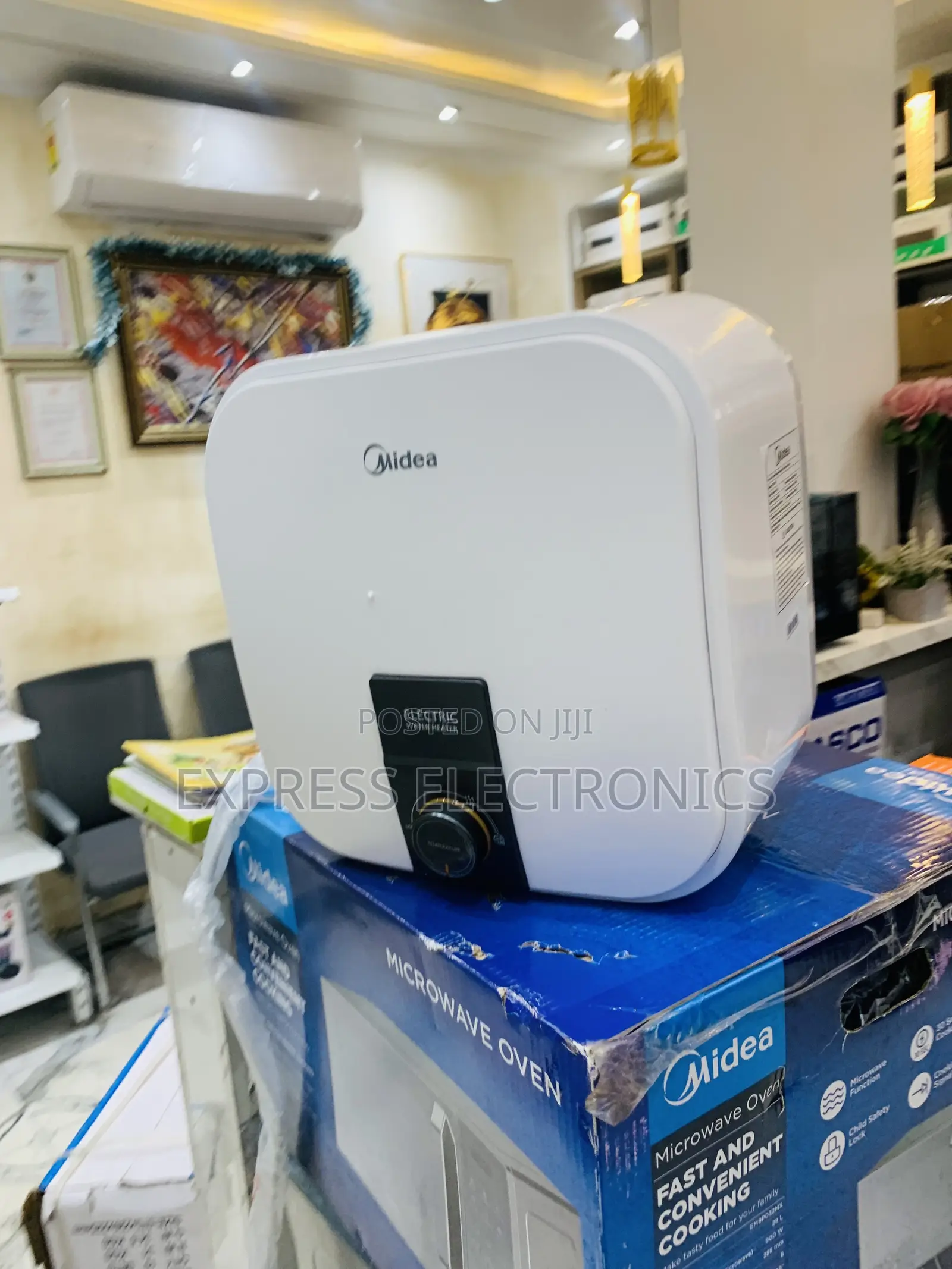Authentic Sleek Midea 30 LTRS Water Heater (D30-20vd)