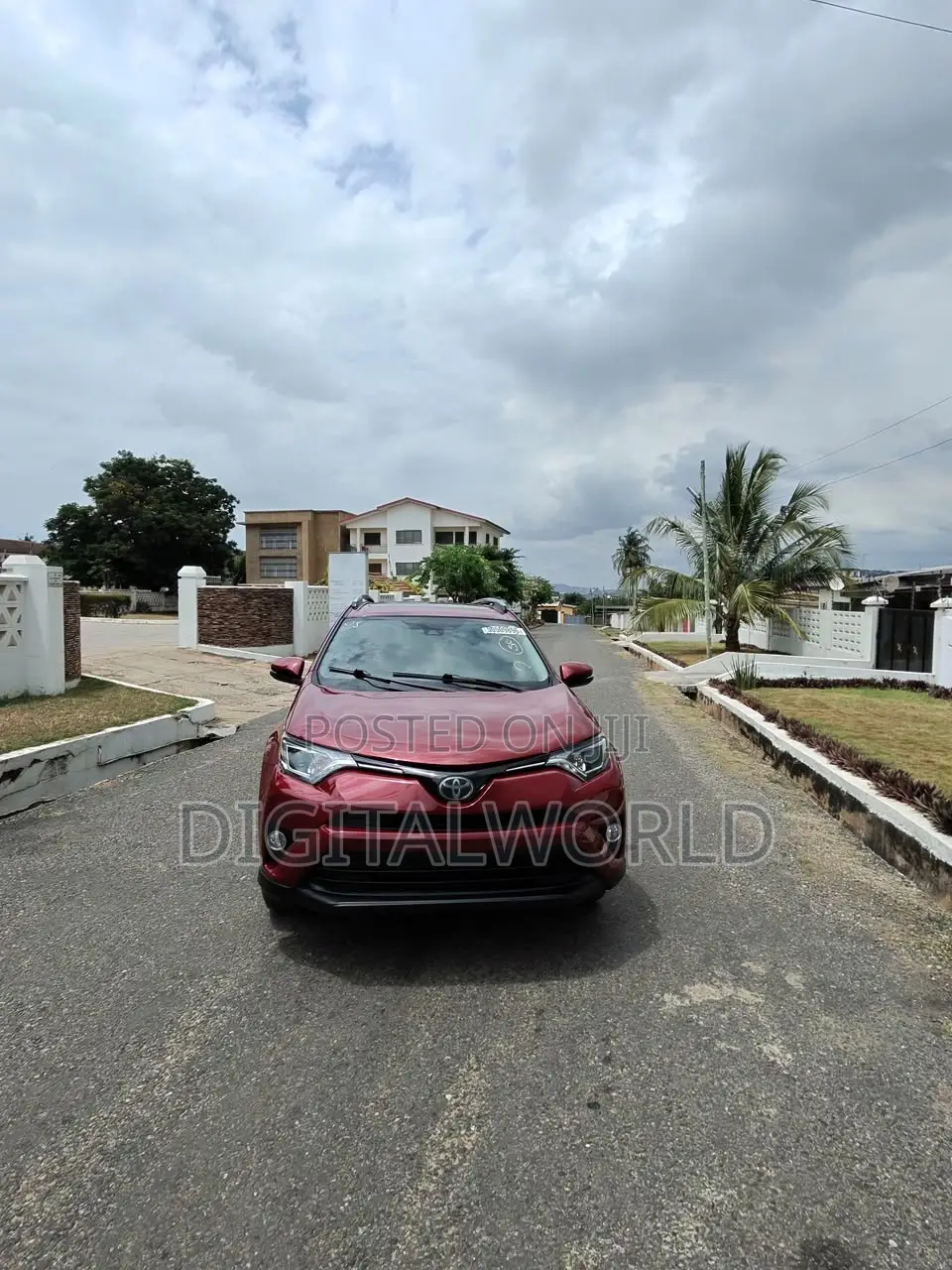 Toyota RAV4 XLE 4dr SUV AWD (2.5L 4cyl 6A) 2018 Red