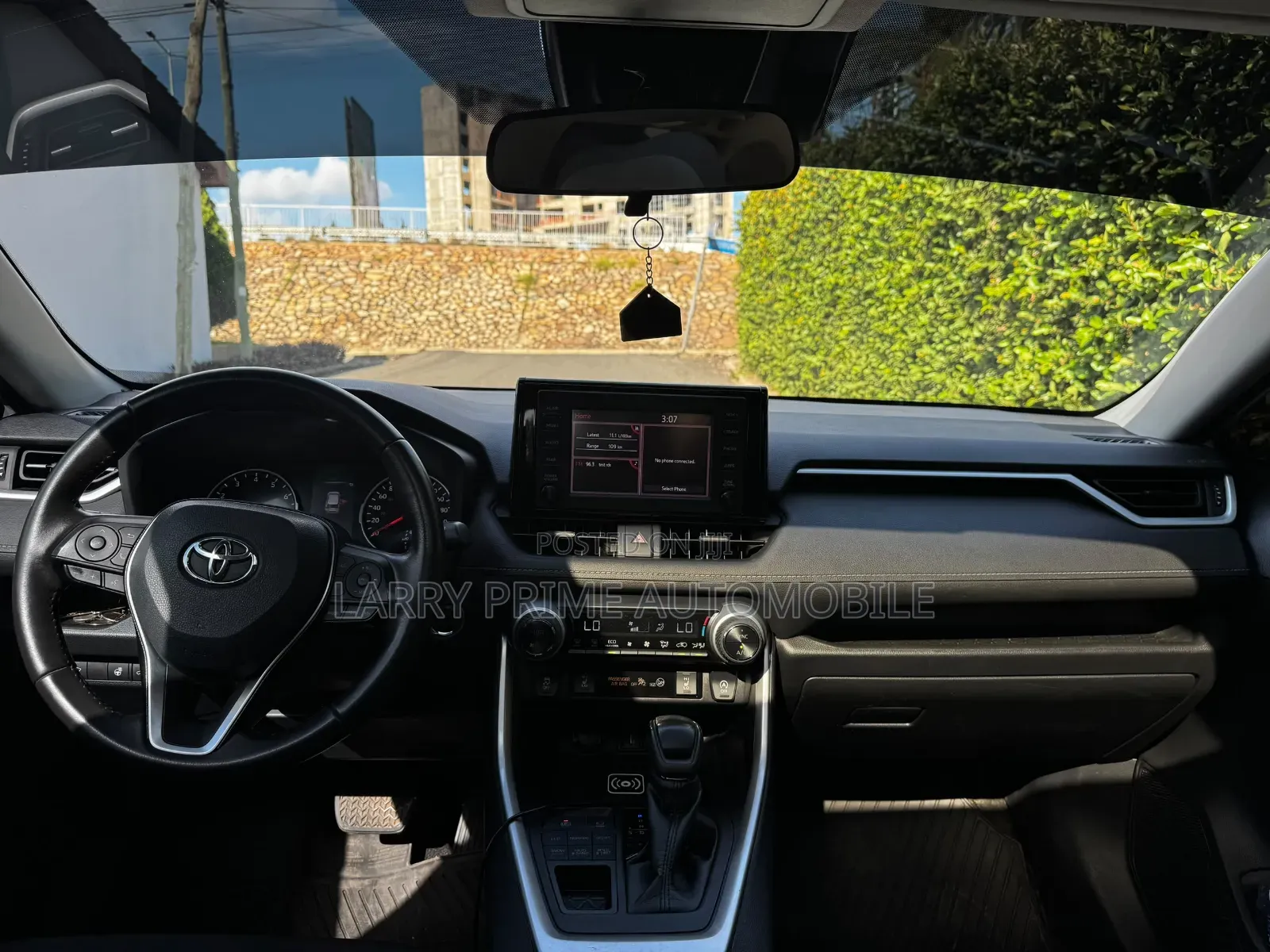 Toyota RAV4 XLE AWD 2020 White