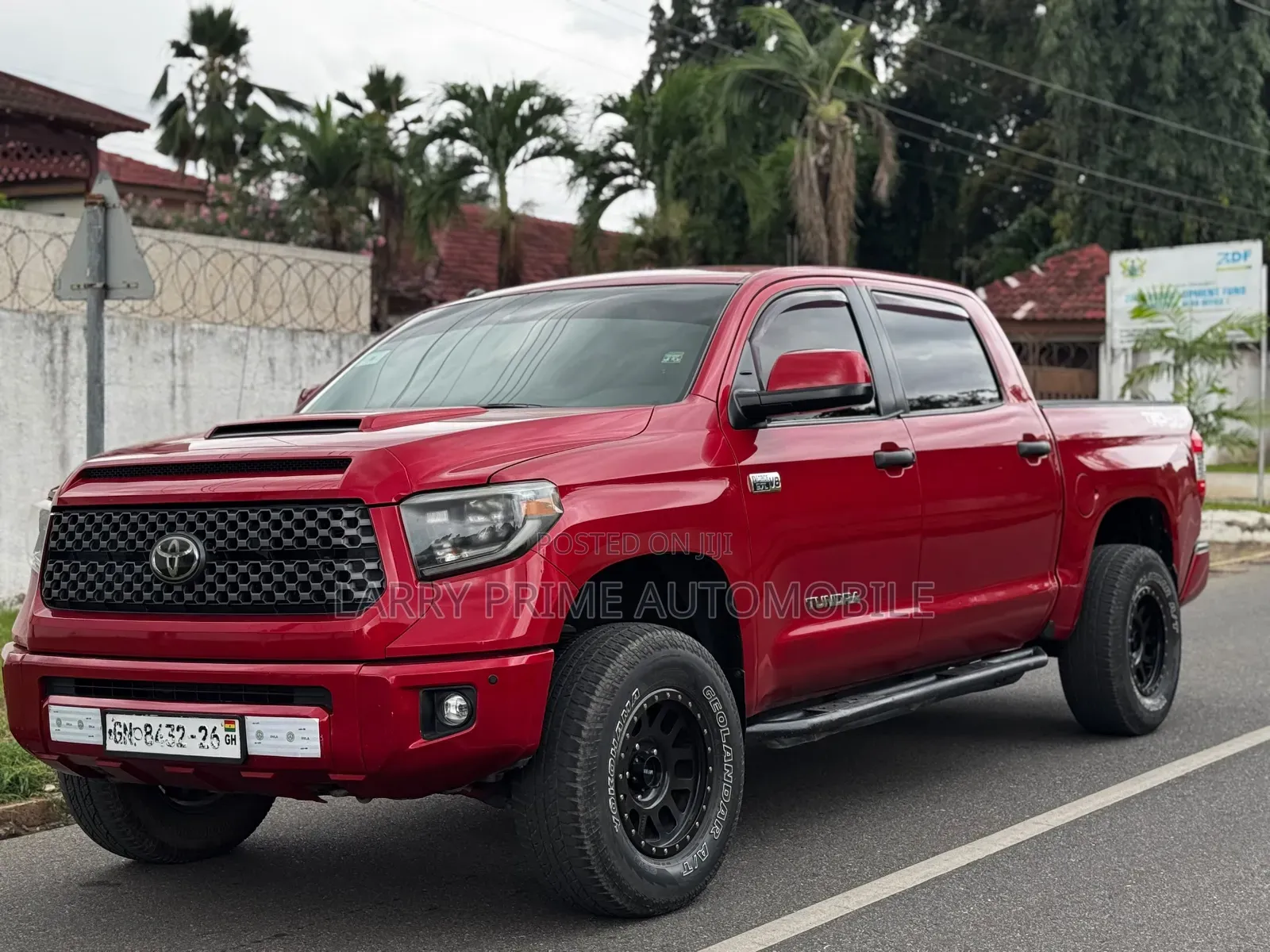 Toyota Tundra SR5 5.7L V8 4x4 CrewMax 5.6 ft. box 145.7 in. WB 2019 Red