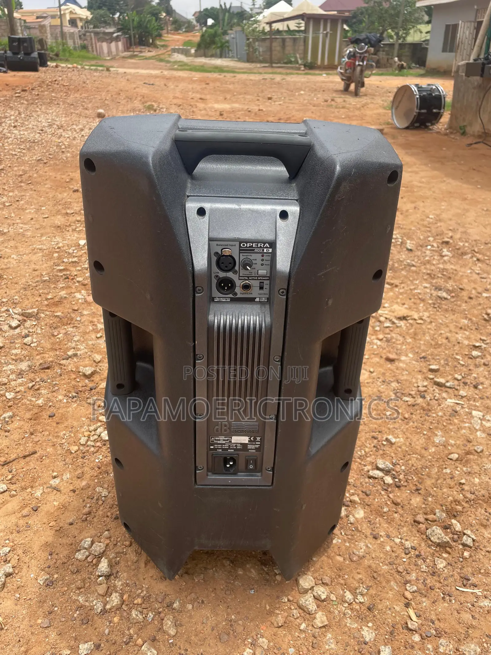sigleDB Technologies OPERA 402D Active Box Digital,300W+100W RMS 12"/1