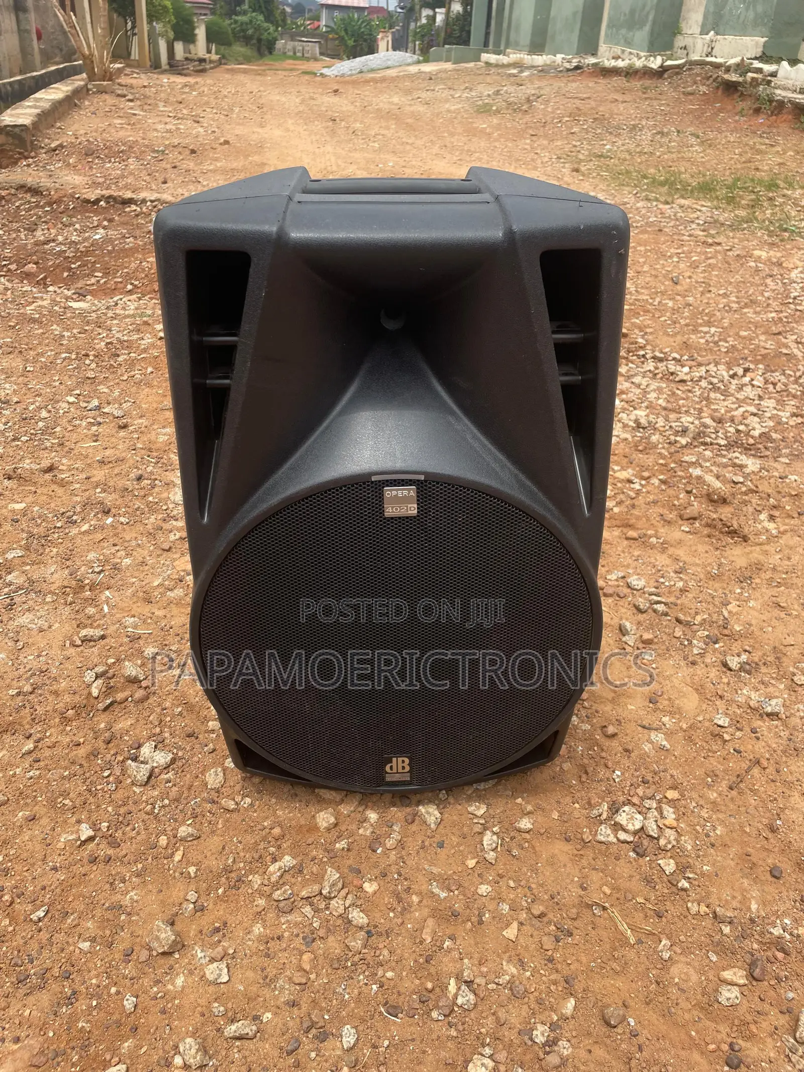 sigleDB Technologies OPERA 402D Active Box Digital,300W+100W RMS 12"/1