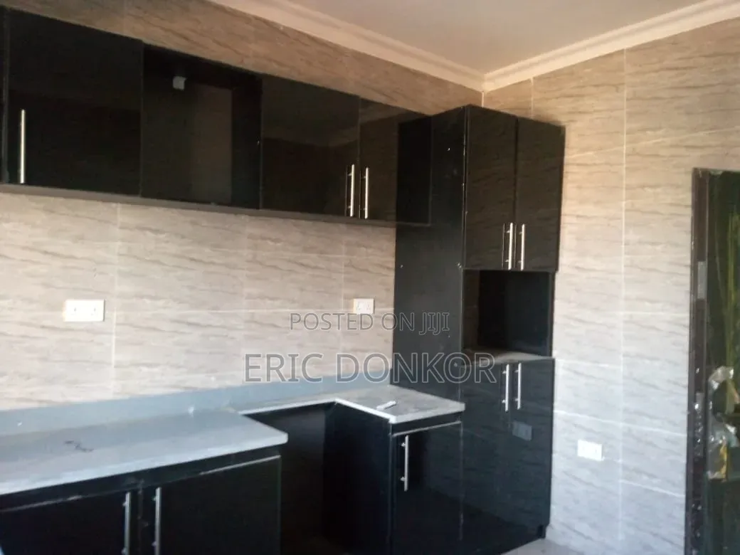 4bdrm Duplex in Adenta, Barrier for rent
