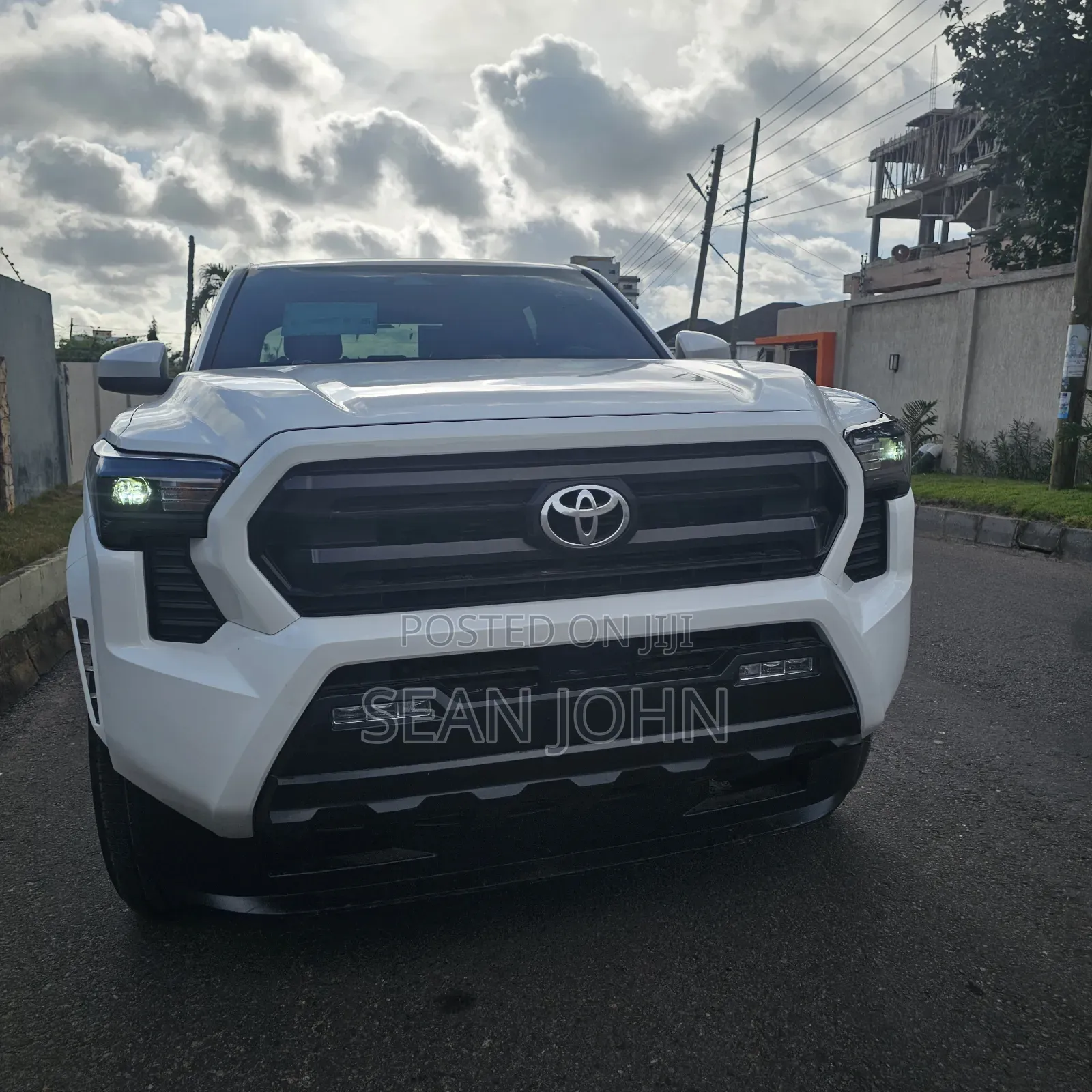 Toyota Tacoma SR Double Cab 4WD 5.0 ft. SB (Automatic) 2025 White