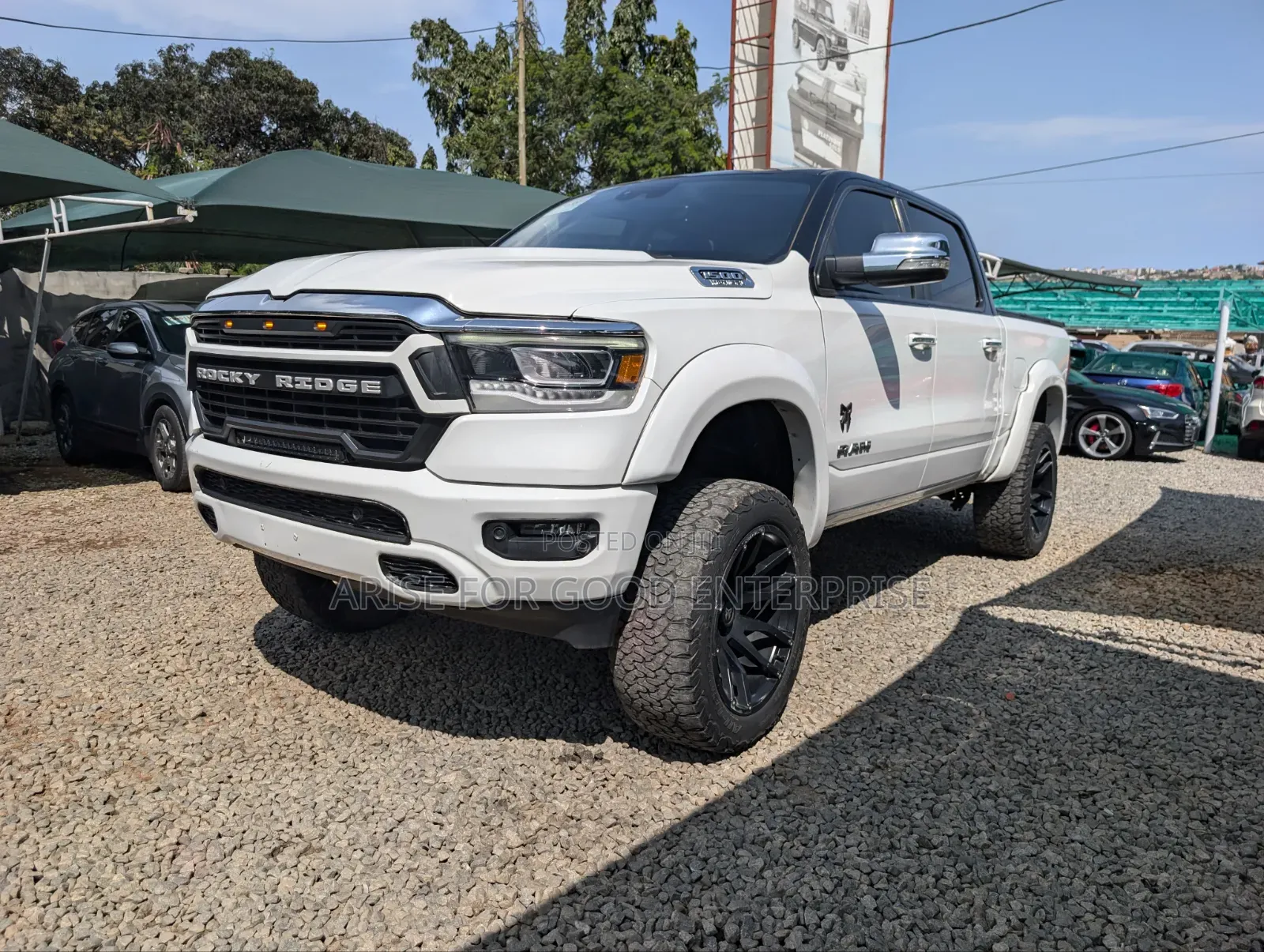 RAM 1500 2022 White