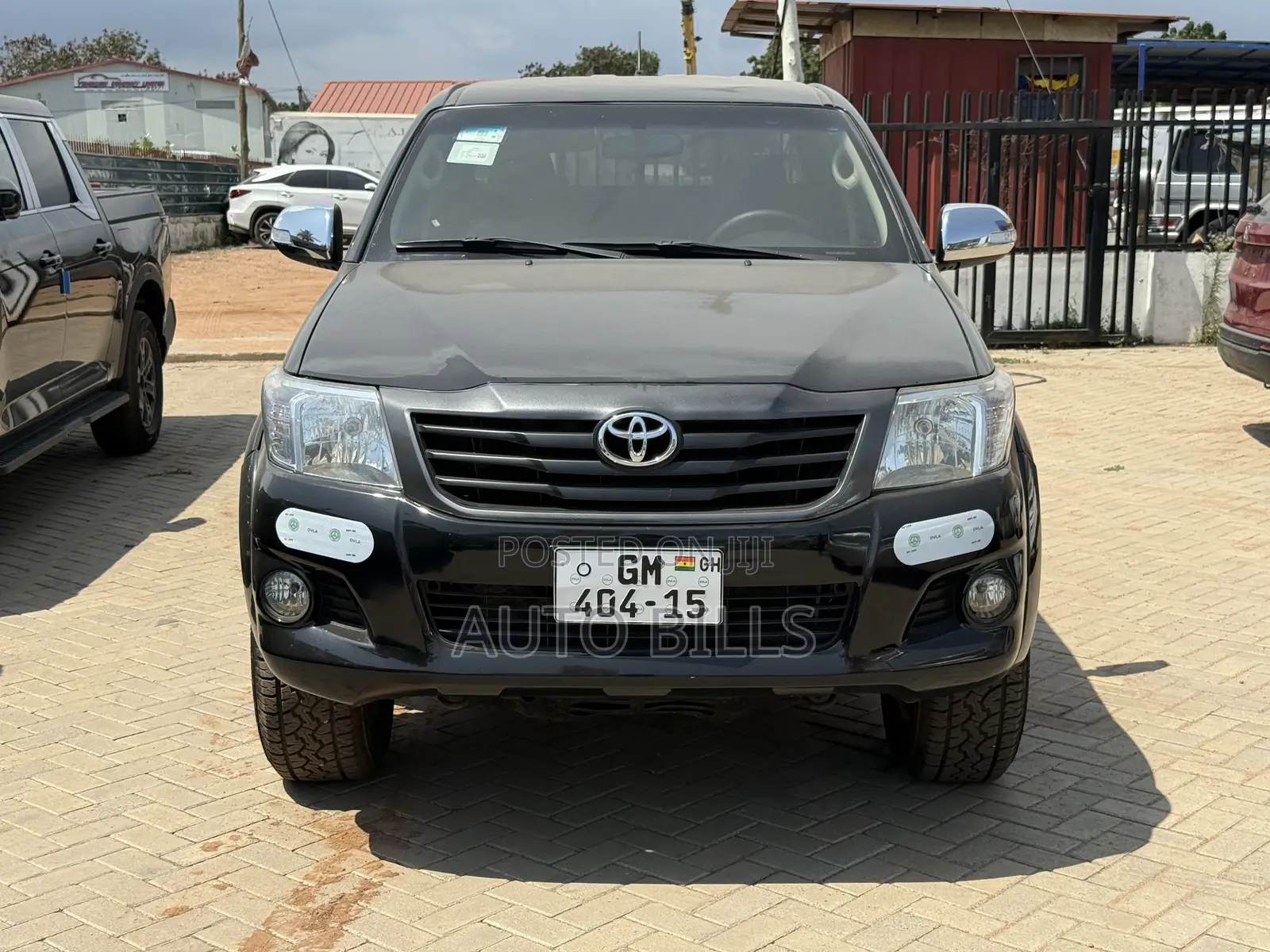 Toyota Hilux WORKMATE 4x4 2015 Black