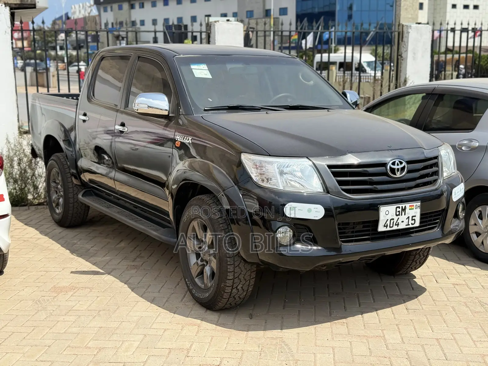 Toyota Hilux WORKMATE 4x4 2015 Black