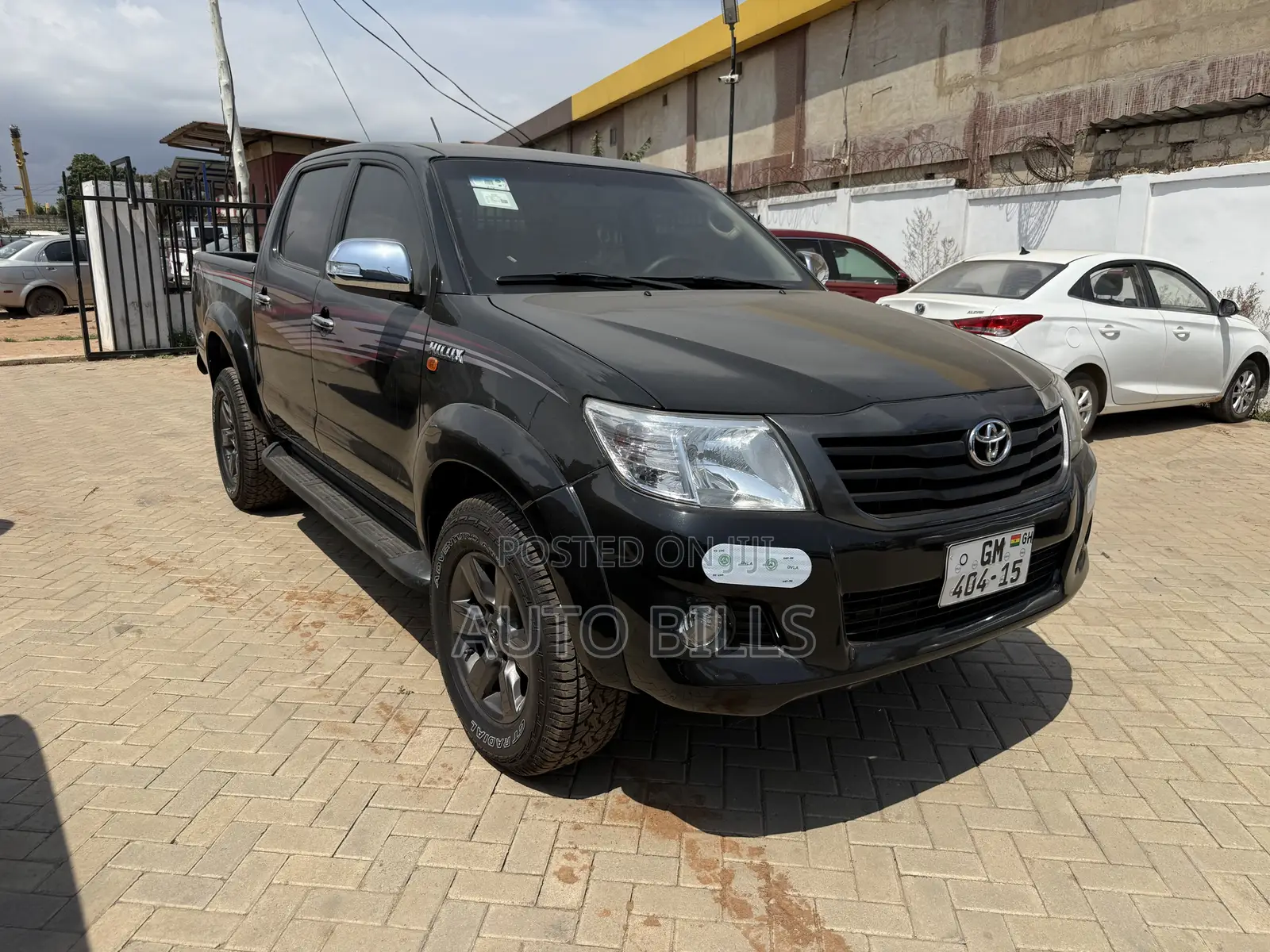 Toyota Hilux WORKMATE 4x4 2015 Black