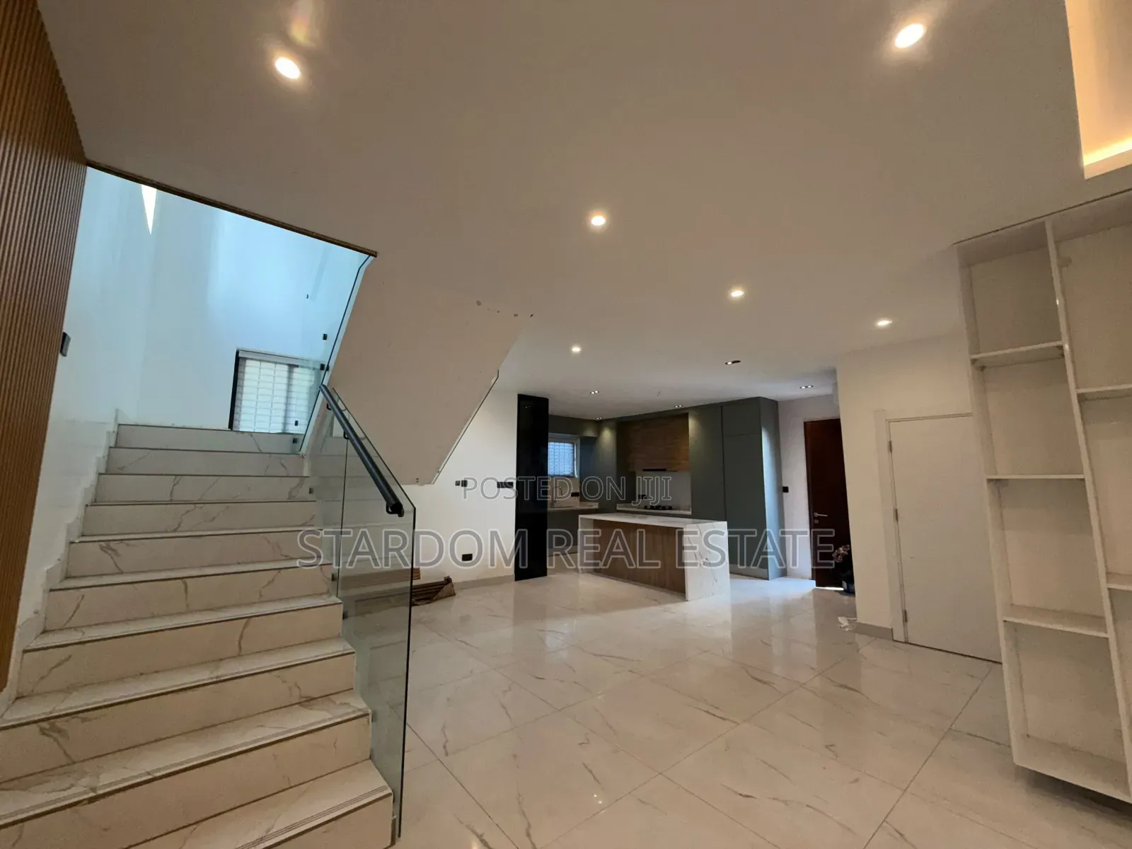 4bdrm Duplex in Adjiringanor, Ability for sale
