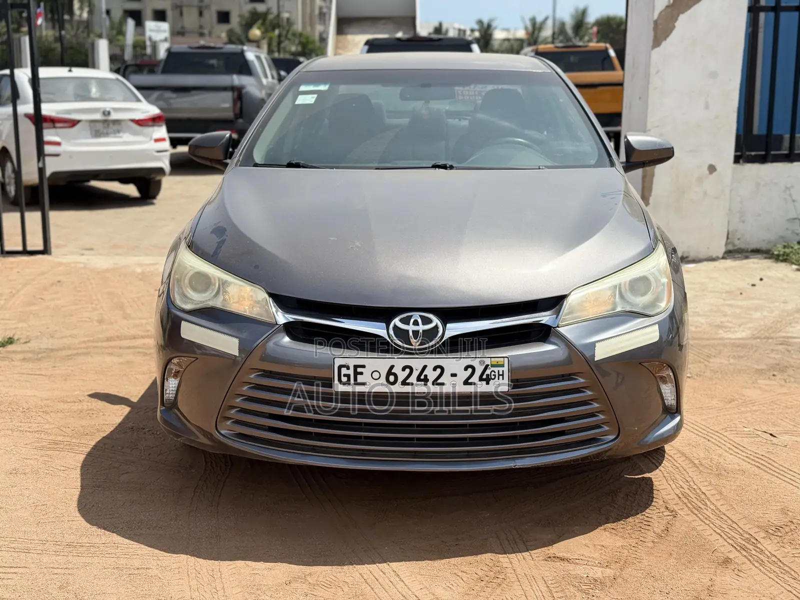 Toyota Camry LE 4dr Sedan (2.5L 4cyl 6A) 2016 Gray