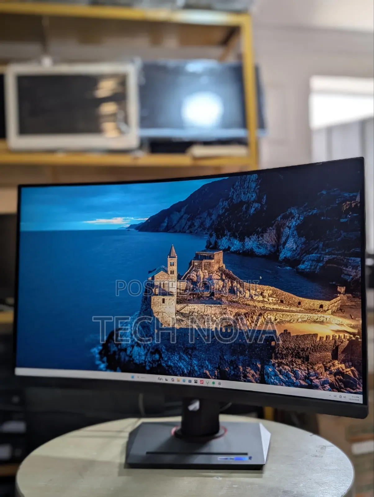 ASUS ROG 32" Inch 1440p 180Hz Curved Gaming Monitor for Xbox Ps5