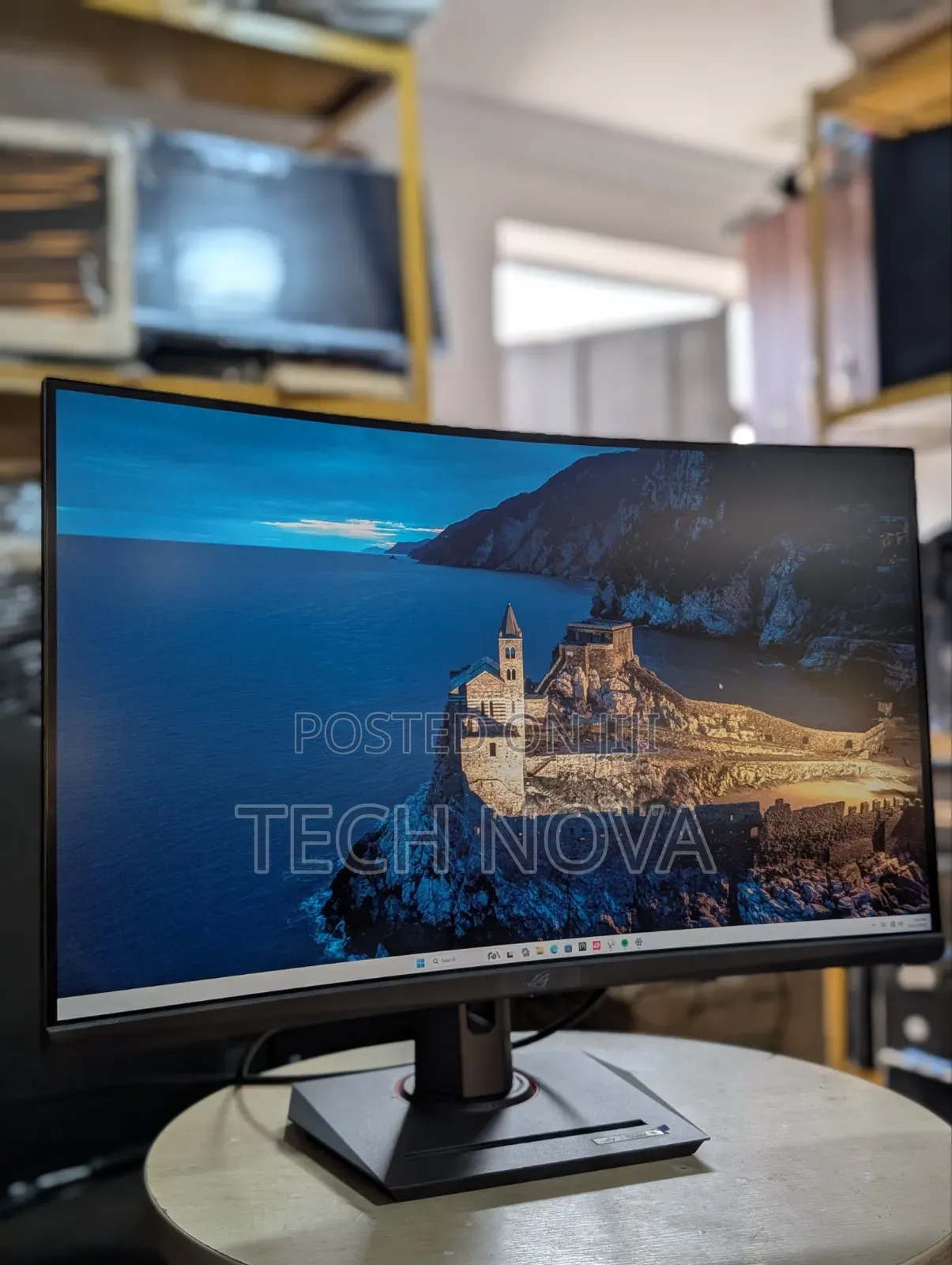 ASUS ROG 32" Inch 1440p 180Hz Curved Gaming Monitor for Xbox Ps5