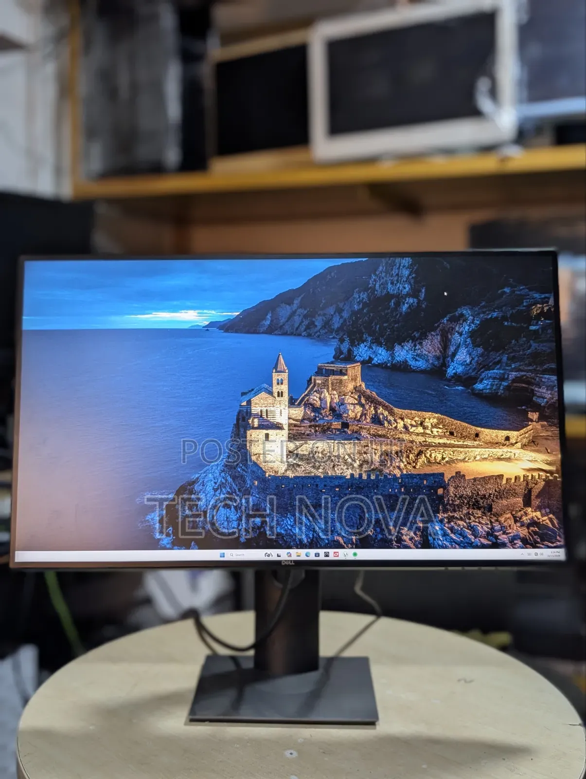 Dell U2719D UltraSharp 27" QHD Monitor 2560 X 1440 60Hz