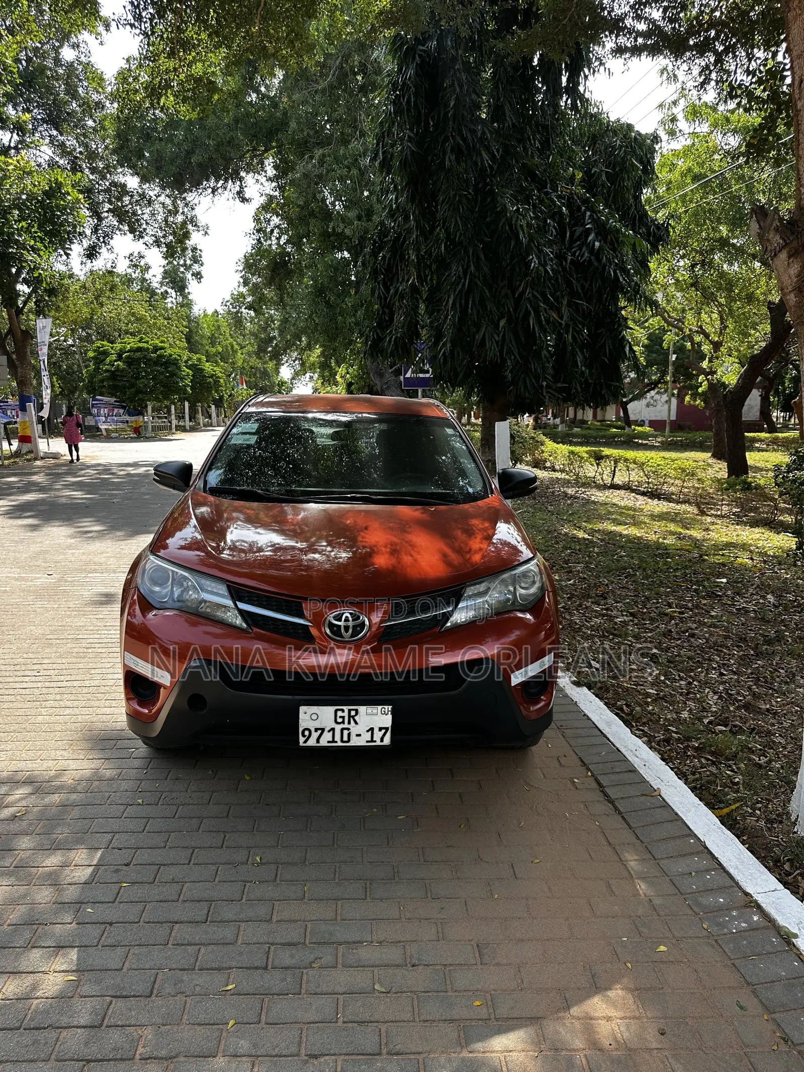 Toyota RAV4 LE 4dr SUV (2.5L 4cyl 6A) 2015 Orange