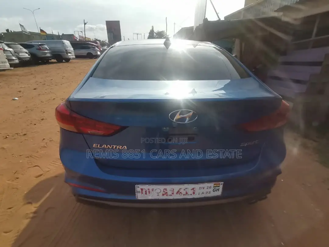 Hyundai Elantra 2018 Blue