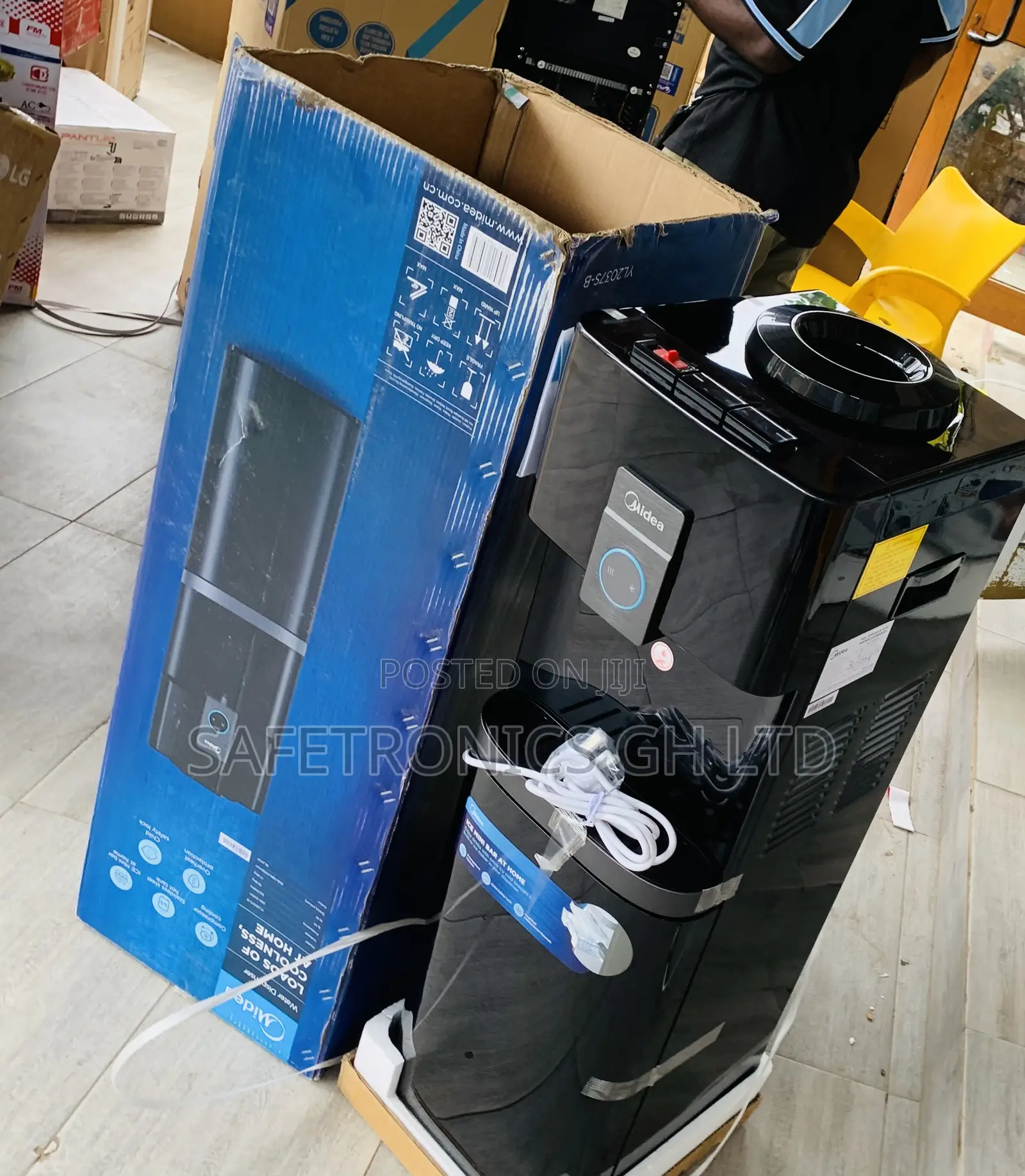 Fresh in Box ** (Black) 30L Midea Water Dispenser