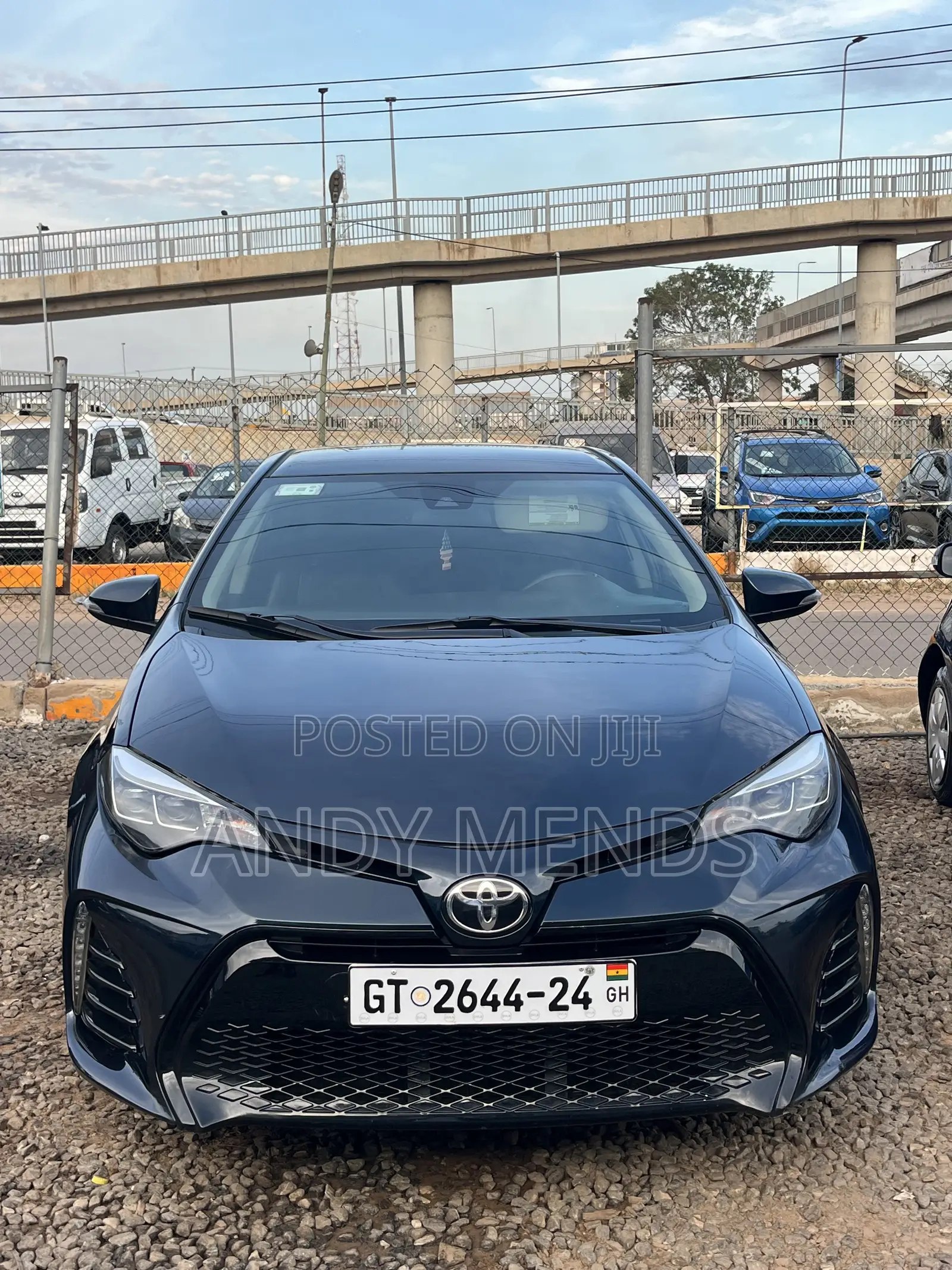 Toyota Corolla SE 4dr Sedan (1.8L 4cyl CVT) 2017
