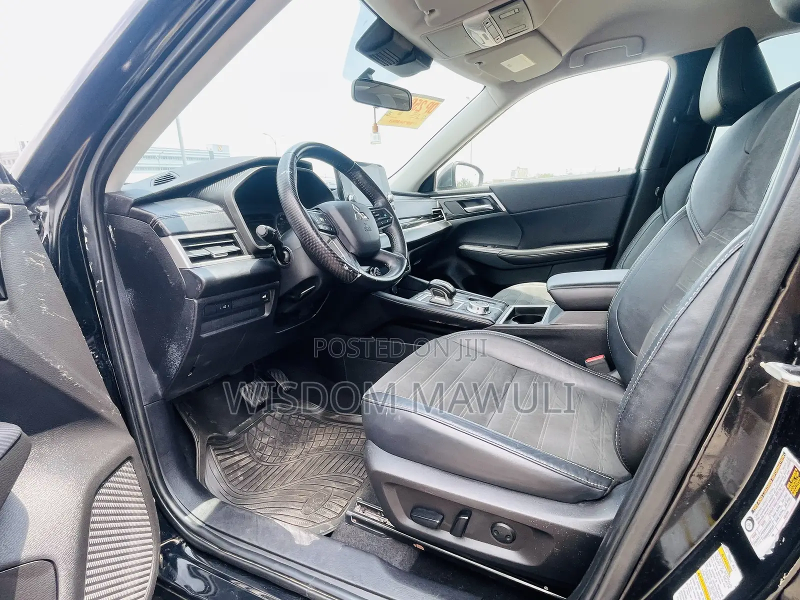 Mitsubishi Outlander 2022 Black