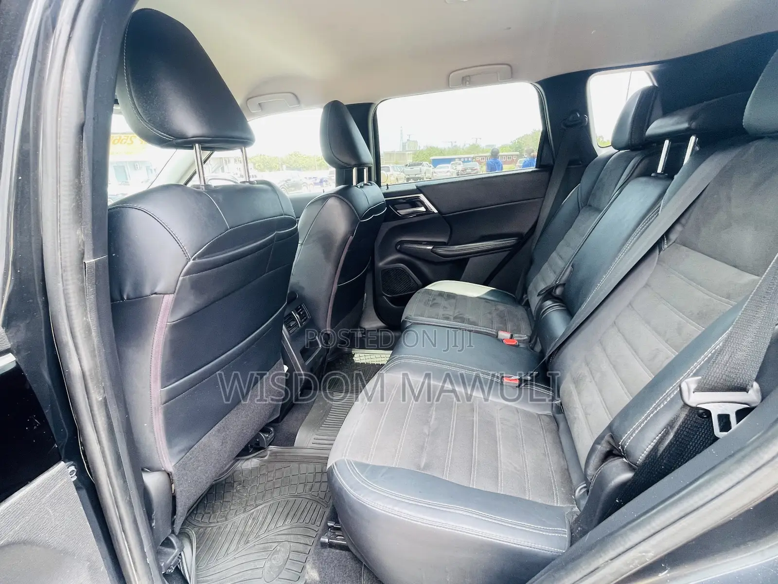 Mitsubishi Outlander 2022 Black