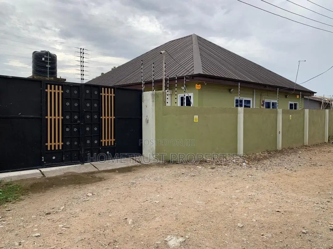 Furnished 3bdrm House in Pokuase Ayawoso for sale