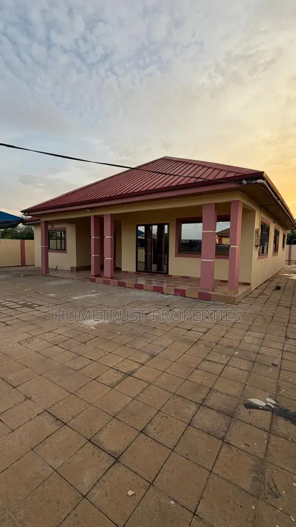 3bdrm House in Adjen Kotoku, Amasaman for sale