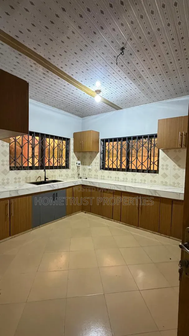 3bdrm House in Adjen Kotoku, Amasaman for sale