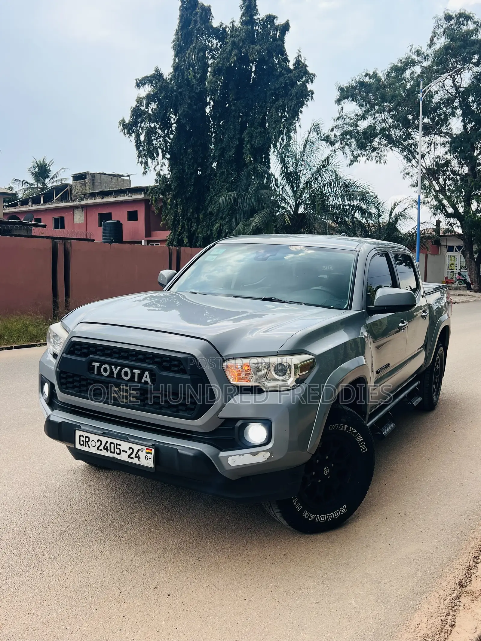Toyota Tacoma SR5 2019 Gray