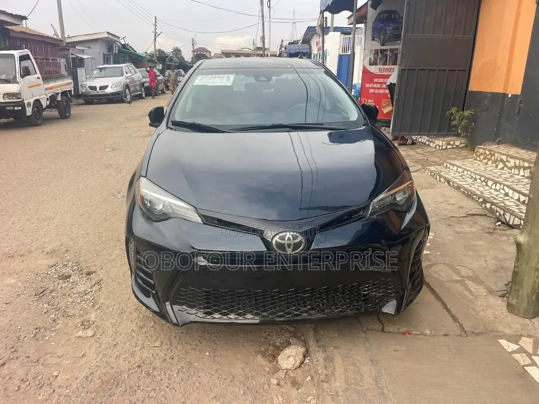 Toyota Corolla LE (1.8L 4cyl 2A) 2018 Gray